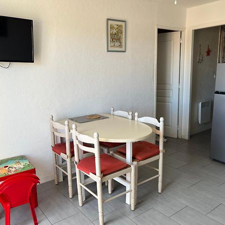 Appartement T2, 4 Personnes, Climatise, Avec Piscine, Village De La Mer La Londe-les-Maures Dış mekan fotoğraf