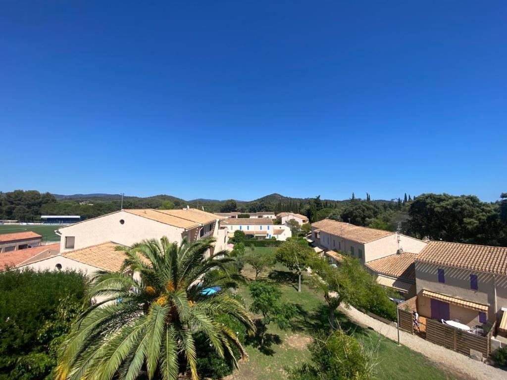 Appartement T2, 4 Personnes, Climatise, Avec Piscine, Village De La Mer La Londe-les-Maures Dış mekan fotoğraf