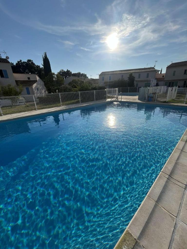 Appartement T2, 4 Personnes, Climatise, Avec Piscine, Village De La Mer La Londe-les-Maures Dış mekan fotoğraf