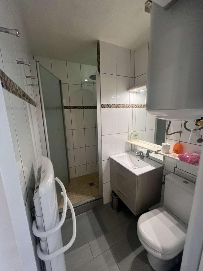 Appartement T2, 4 Personnes, Climatise, Avec Piscine, Village De La Mer La Londe-les-Maures Dış mekan fotoğraf