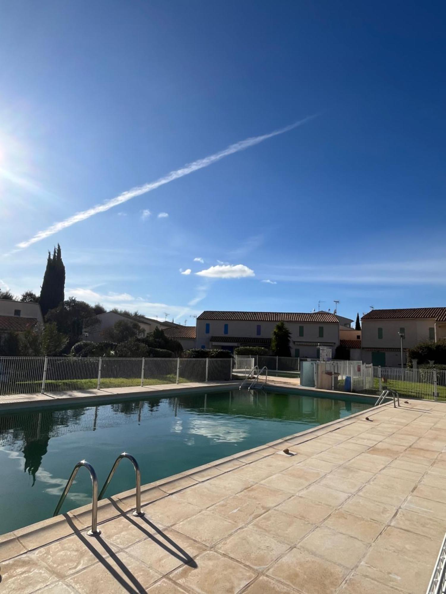 Appartement T2, 4 Personnes, Climatise, Avec Piscine, Village De La Mer La Londe-les-Maures Dış mekan fotoğraf